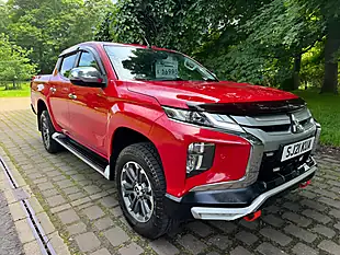 Used 2021 Mitsubishi L200 Barbarian X Red - Interior and Exterior details 3