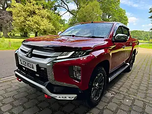 Used 2021 Mitsubishi L200 Barbarian X Red - Interior and Exterior details 4