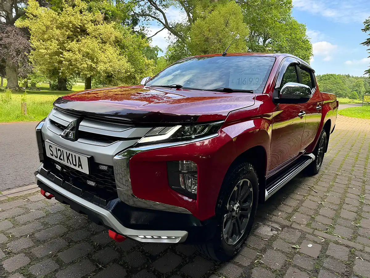 Used 2021 Mitsubishi L200 Barbarian X Red - Interior and Exterior details 4