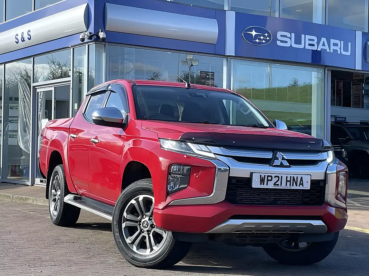 Used 2021 Mitsubishi L200 Barbarian X Red - Front View