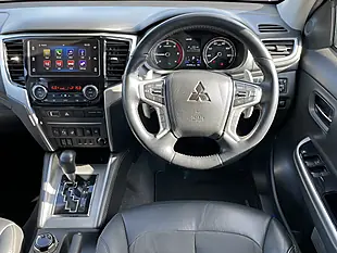 Used 2021 Mitsubishi L200 Barbarian X Red - Interior and Exterior details 15