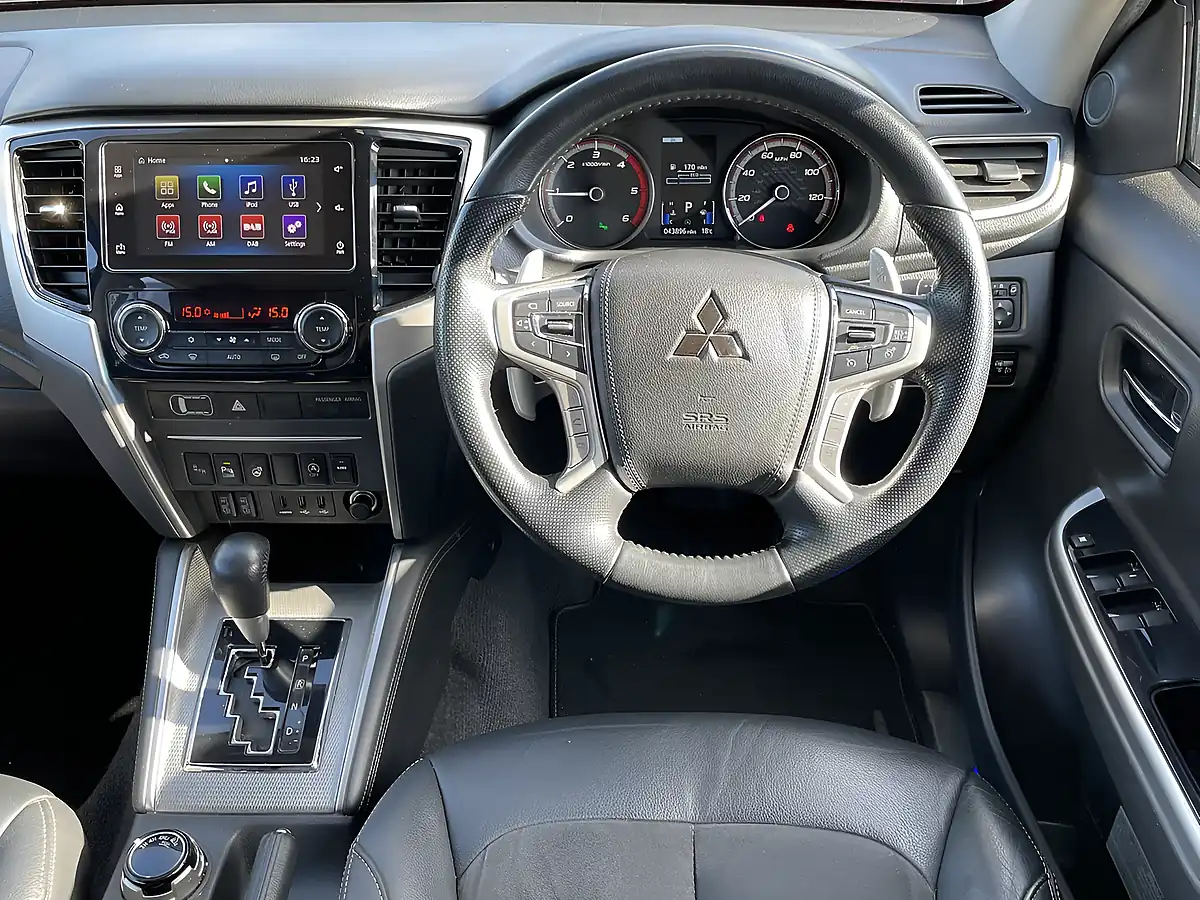 Used 2021 Mitsubishi L200 Barbarian X Red - Interior and Exterior details 15