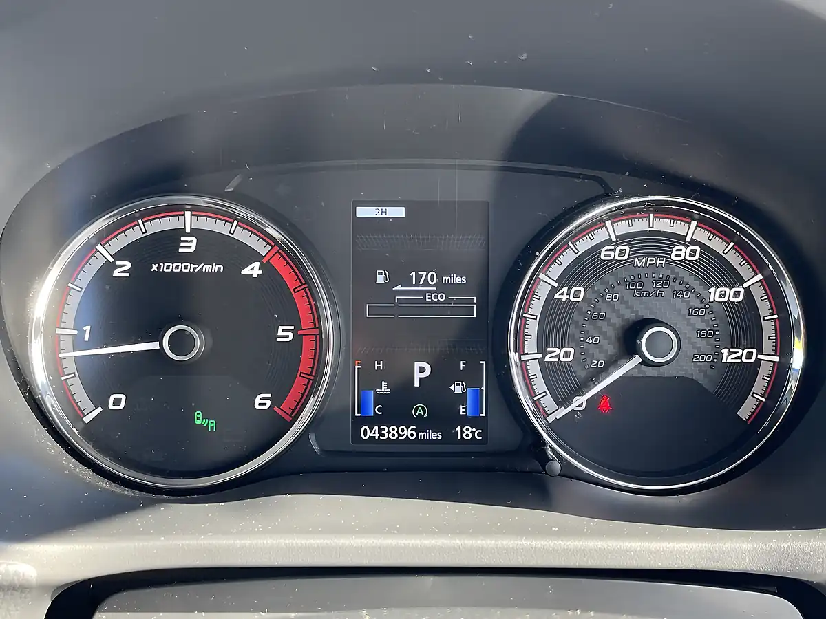 Used 2021 Mitsubishi L200 Barbarian X Red - Interior and Exterior details 18