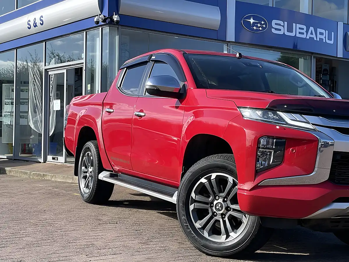 Used 2021 Mitsubishi L200 Barbarian X Red - Interior and Exterior details 2