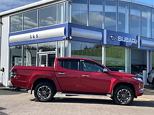Used 2021 Mitsubishi L200 Barbarian X Red - Interior and Exterior details 3