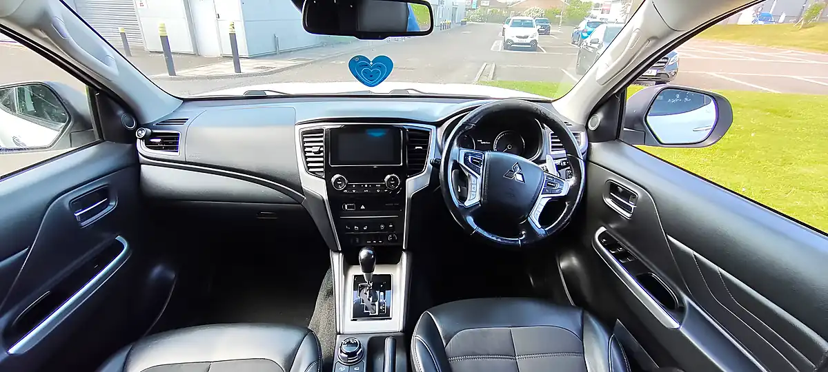 Used 2021 Mitsubishi L200 Barbarian X White - Interior and Exterior details 14