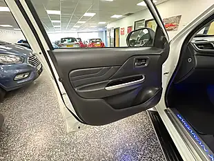 Used 2021 Mitsubishi L200 Barbarian X White - Interior and Exterior details 18