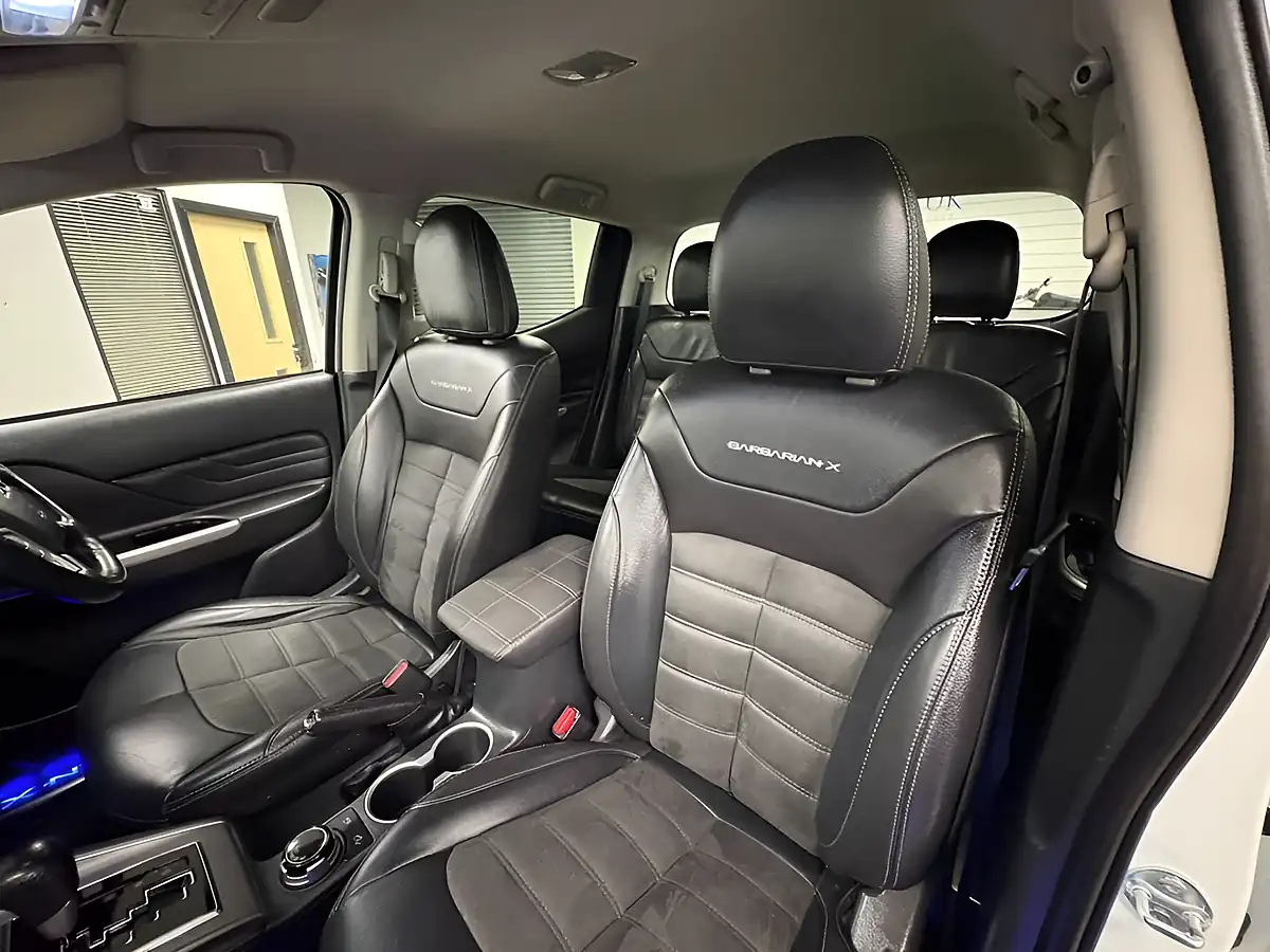 Used 2021 Mitsubishi L200 Barbarian X White - Interior and Exterior details 20