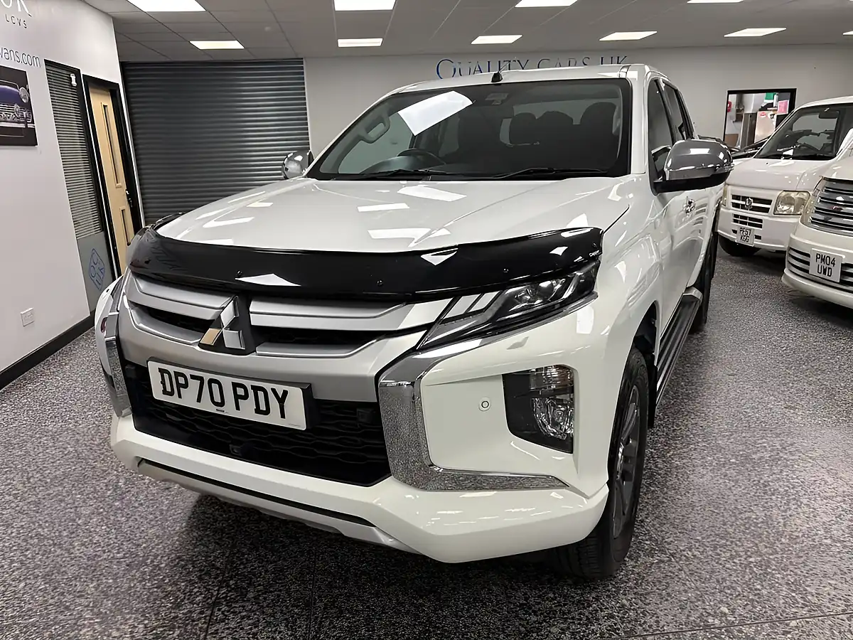 Used 2021 Mitsubishi L200 Barbarian X White - Interior and Exterior details 5