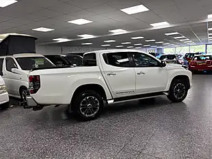 Used 2021 Mitsubishi L200 Barbarian X White - Interior and Exterior details 8