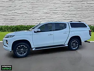 Used 2021 Mitsubishi L200 Dc Trojan White - Interior and Exterior details 10