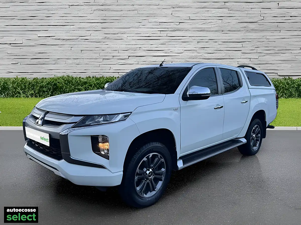 Used 2021 Mitsubishi L200 Dc Trojan White - Interior and Exterior details 11