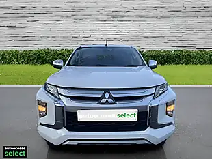 Used 2021 Mitsubishi L200 Dc Trojan White - Interior and Exterior details 13