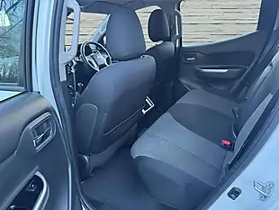 Used 2021 Mitsubishi L200 Dc Trojan White - Interior and Exterior details 19
