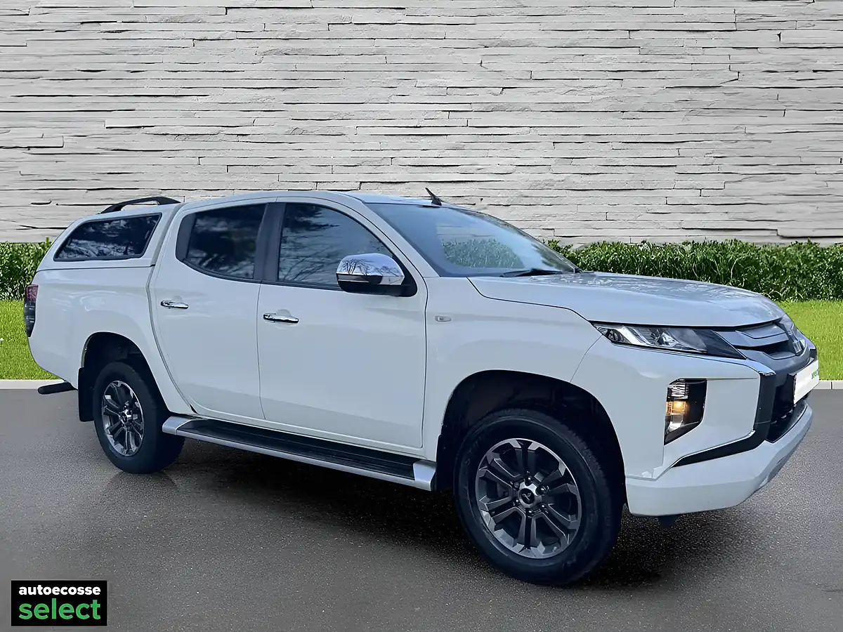 Used 2021 Mitsubishi L200 Dc Trojan White - Interior and Exterior details 2
