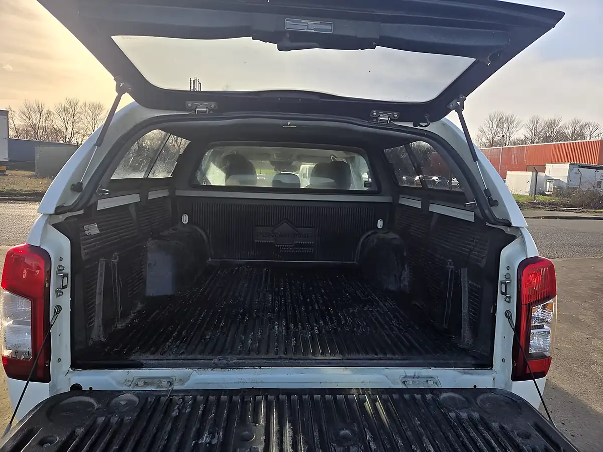 Used 2021 Mitsubishi L200 Trojan D1-D White - Interior and Exterior details 7