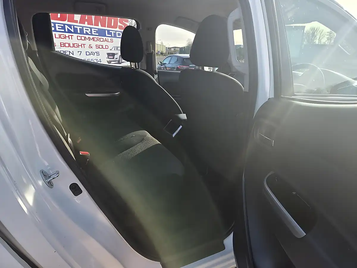 Used 2021 Mitsubishi L200 Trojan D1-D White - Interior and Exterior details 9