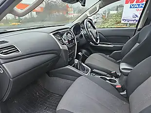 Used 2021 Mitsubishi L200 Trojan Dc White - Interior and Exterior details 11