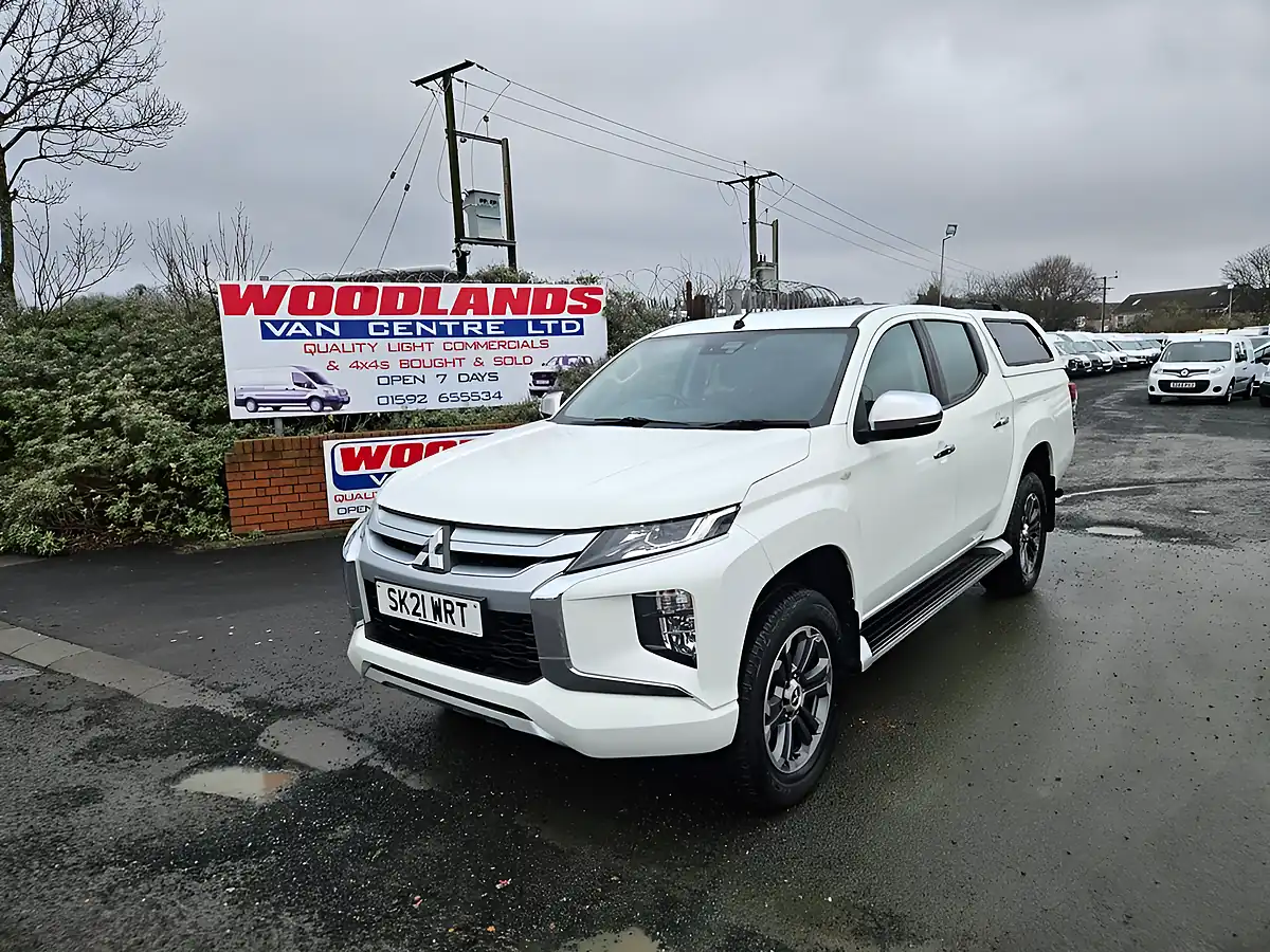 Used 2021 Mitsubishi L200 Trojan Dc White - Interior and Exterior details 4