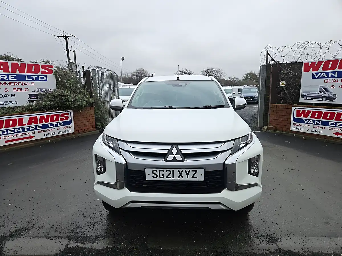 Used 2021 Mitsubishi L200 Trojan White - Interior and Exterior details 2