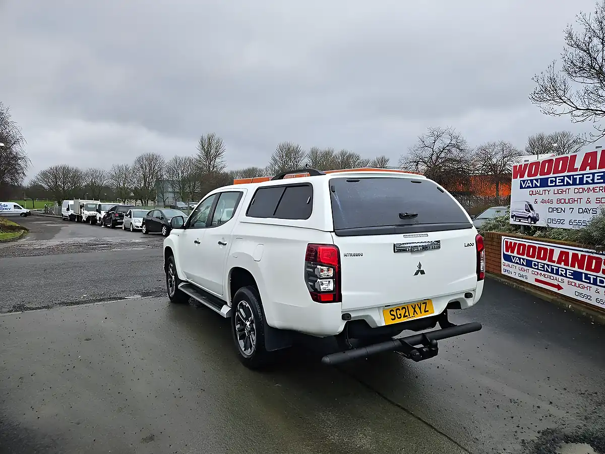 Used 2021 Mitsubishi L200 Trojan White - Interior and Exterior details 5
