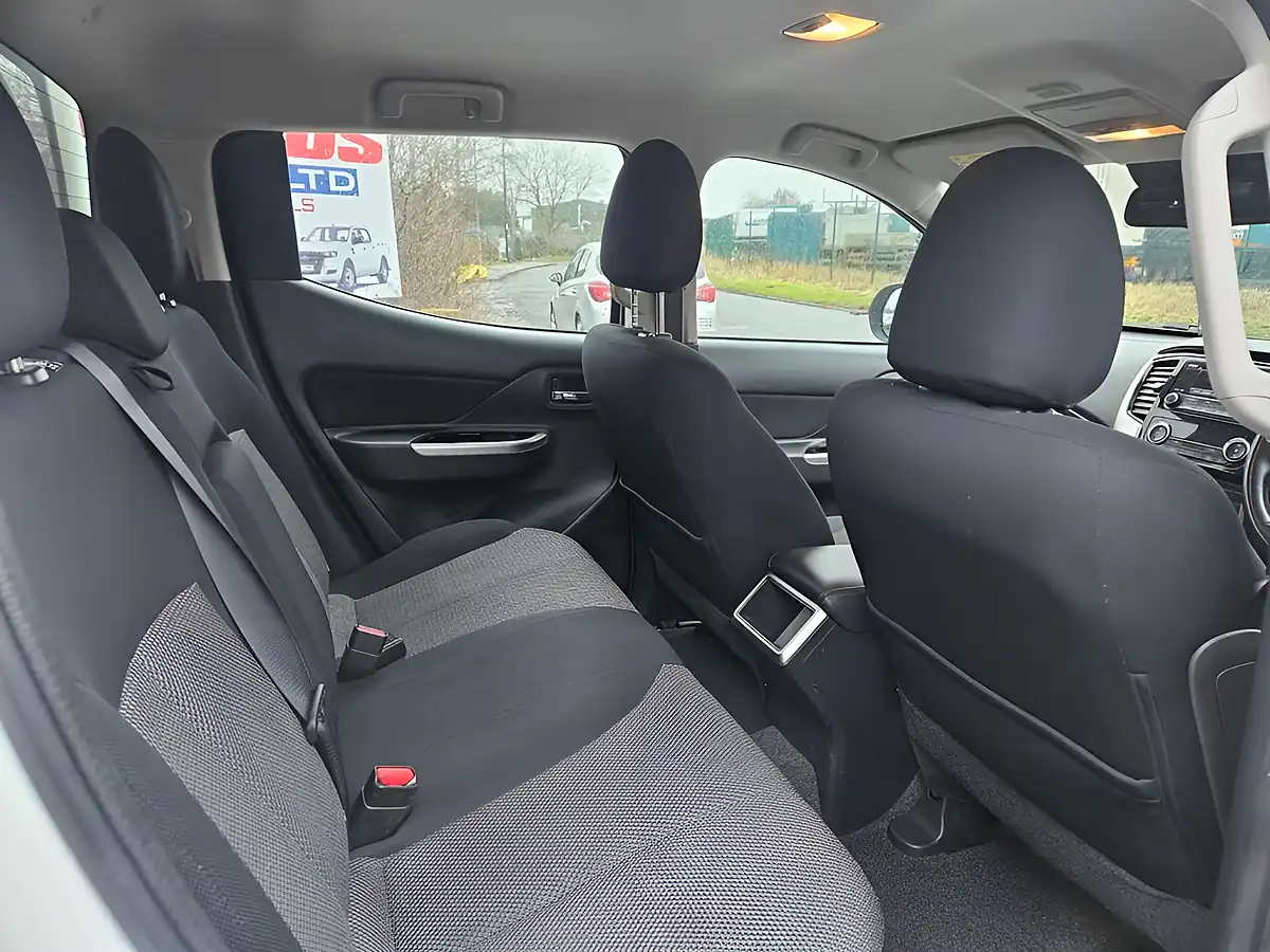 Used 2021 Mitsubishi L200 Trojan White - Interior and Exterior details 9