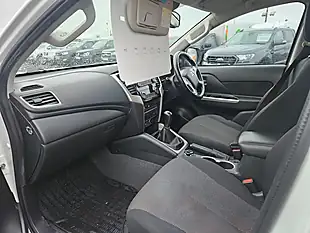 Used 2021 Mitsubishi L200 Trojan White - Interior and Exterior details 11