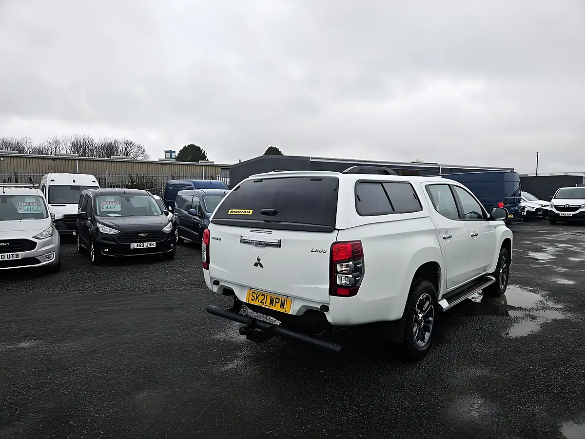 Used 2021 Mitsubishi L200 Trojan White - Interior and Exterior details 8