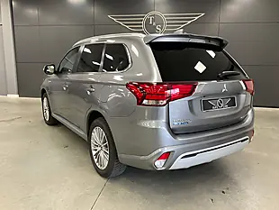 Used 2021 Mitsubishi Outlander Dynamic Grey - Interior and Exterior details 6