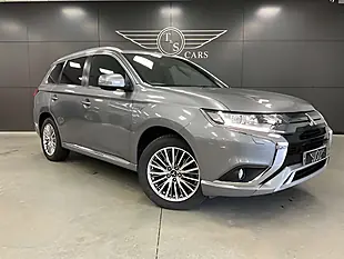 Used 2021 Mitsubishi Outlander Dynamic Grey - Interior and Exterior details 8