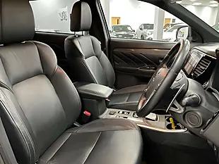 Used 2021 Mitsubishi Outlander Dynamic Grey - Interior and Exterior details 9