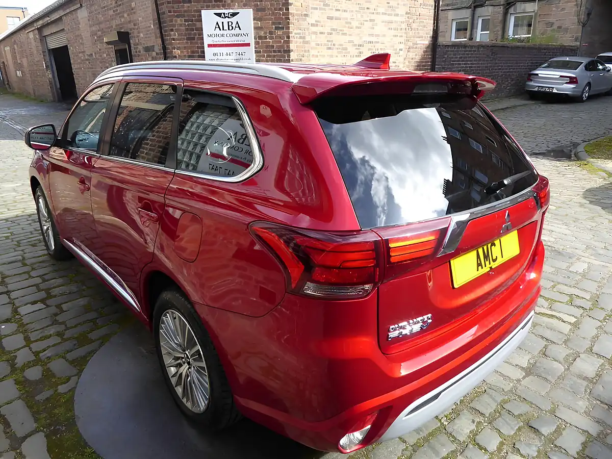 Used 2021 Mitsubishi Outlander Dynamic Red - Interior and Exterior details 4