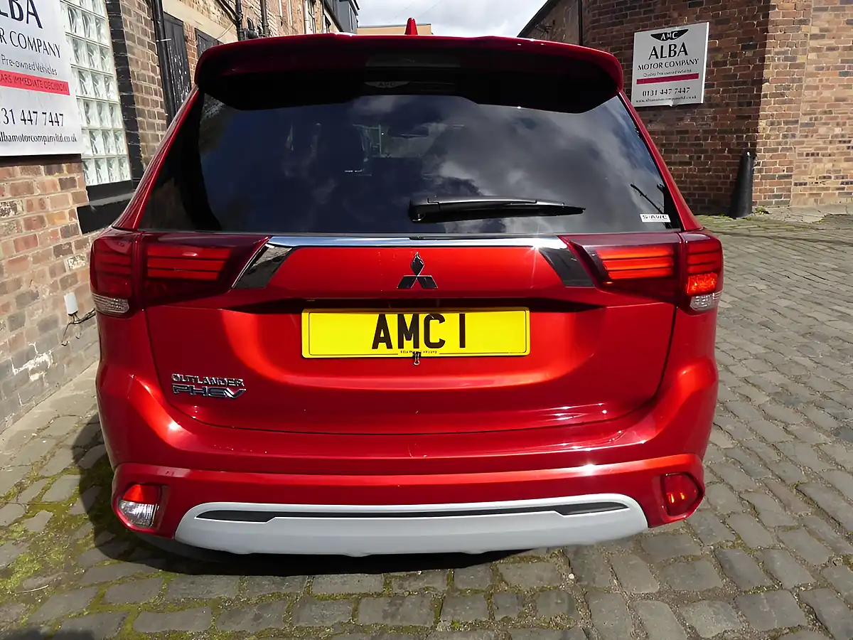 Used 2021 Mitsubishi Outlander Dynamic Red - Interior and Exterior details 5