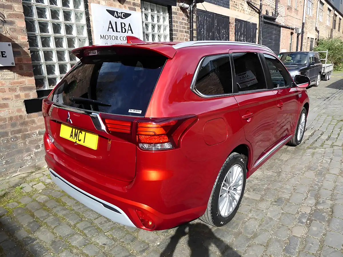Used 2021 Mitsubishi Outlander Dynamic Red - Interior and Exterior details 6