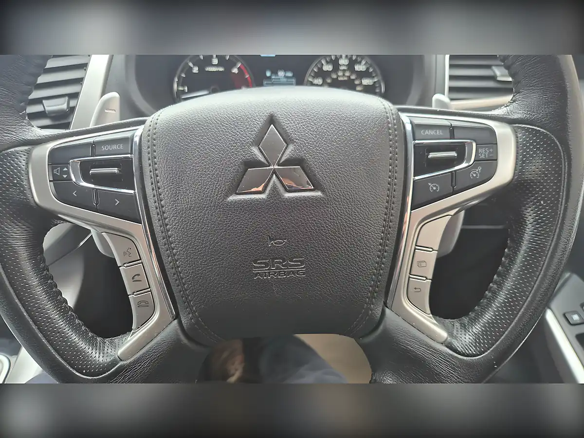 Used 2021 Mitsubishi Shogun Sport 3 Silver - Interior and Exterior details 17