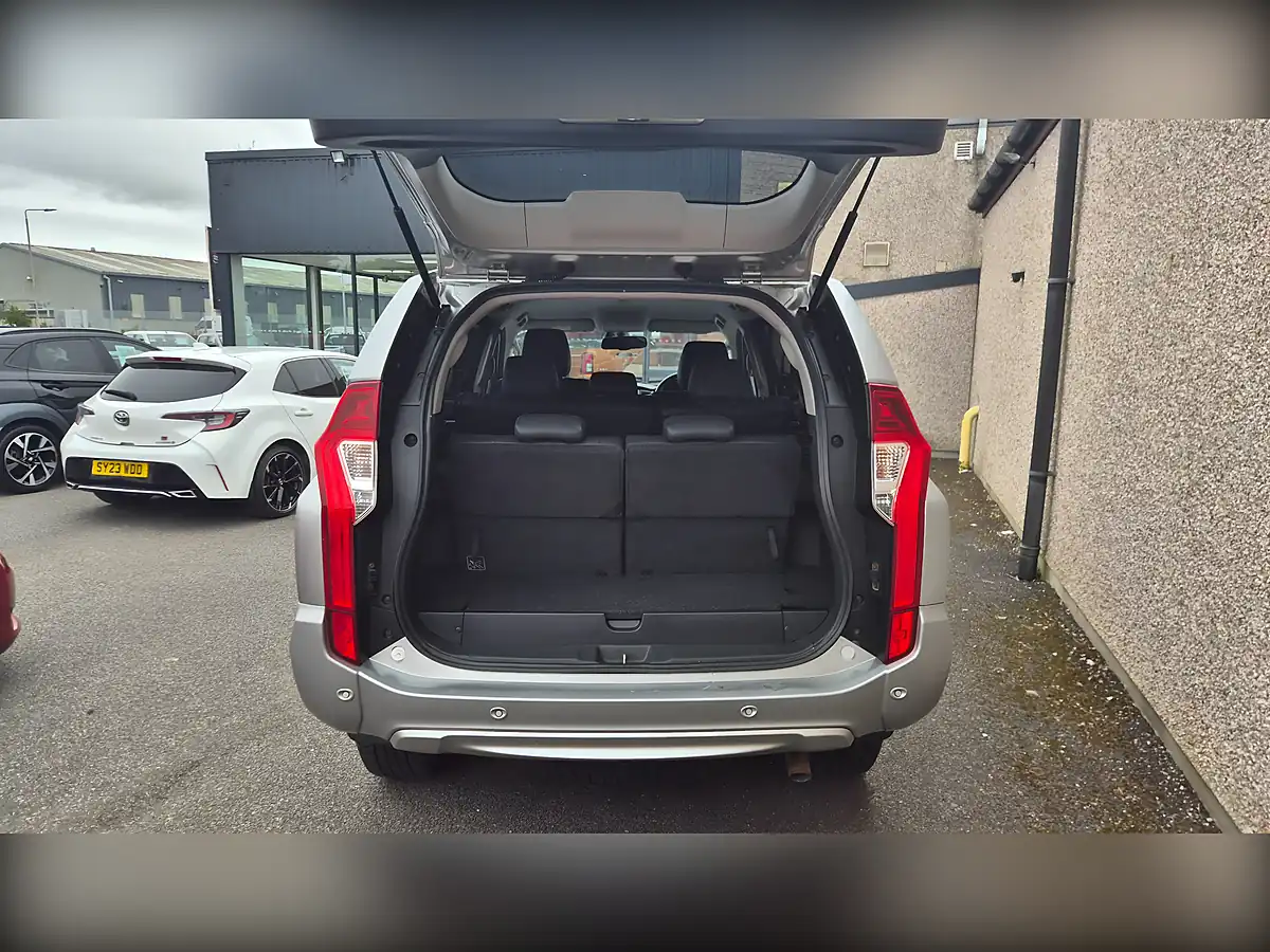 Used 2021 Mitsubishi Shogun Sport 3 Silver - Interior and Exterior details 7