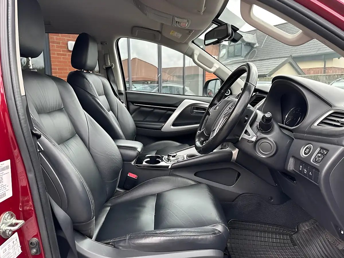 Used 2021 Mitsubishi Shogun Sport 4 Red - Interior and Exterior details 9