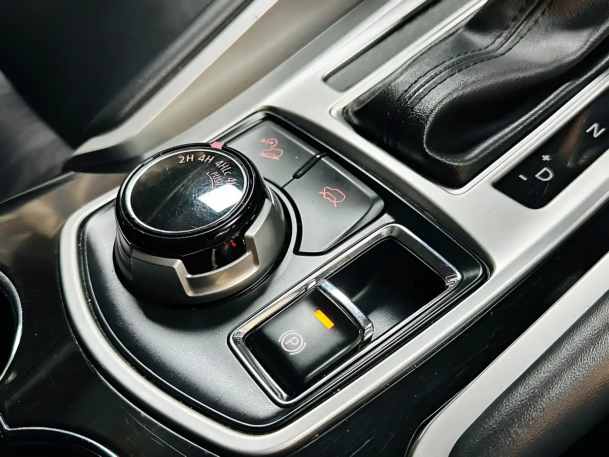 Used 2021 Mitsubishi Shogun Sport Black - Interior and Exterior details 18