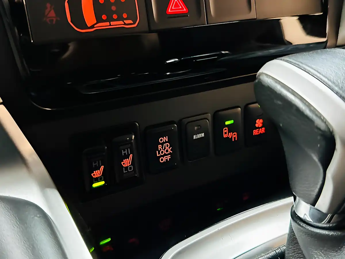 Used 2021 Mitsubishi Shogun Sport Black - Interior and Exterior details 19