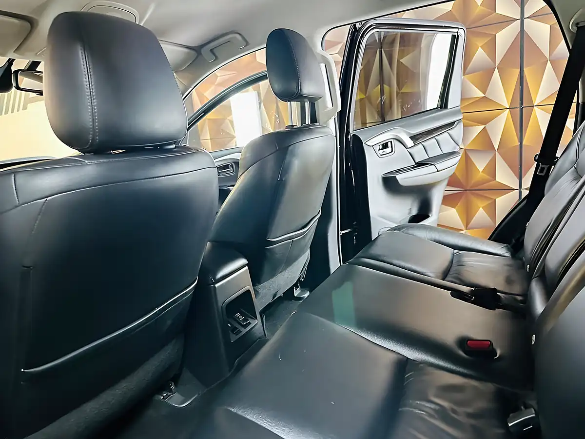 Used 2021 Mitsubishi Shogun Sport Black - Interior and Exterior details 20