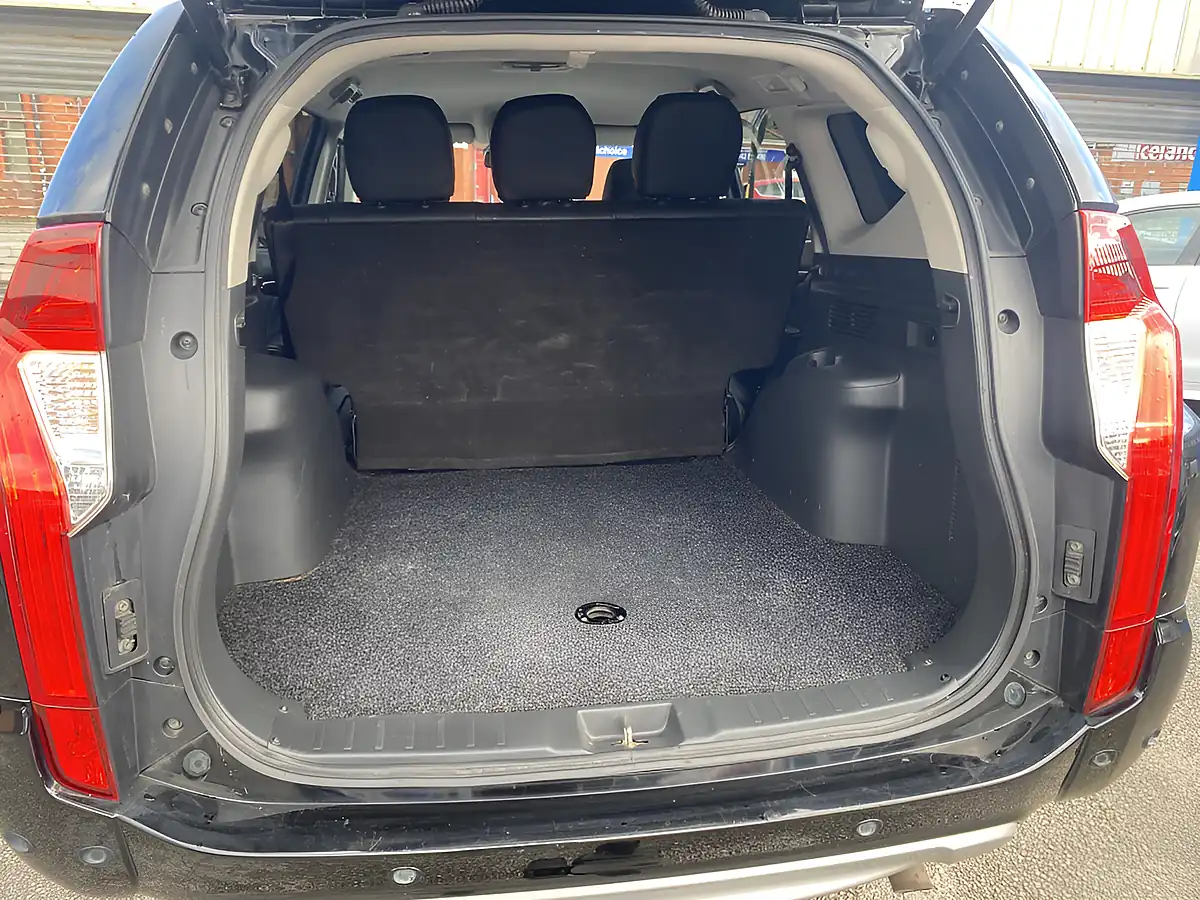 Used 2021 Mitsubishi Shogun Sport Commercial Black - Interior and Exterior details 10
