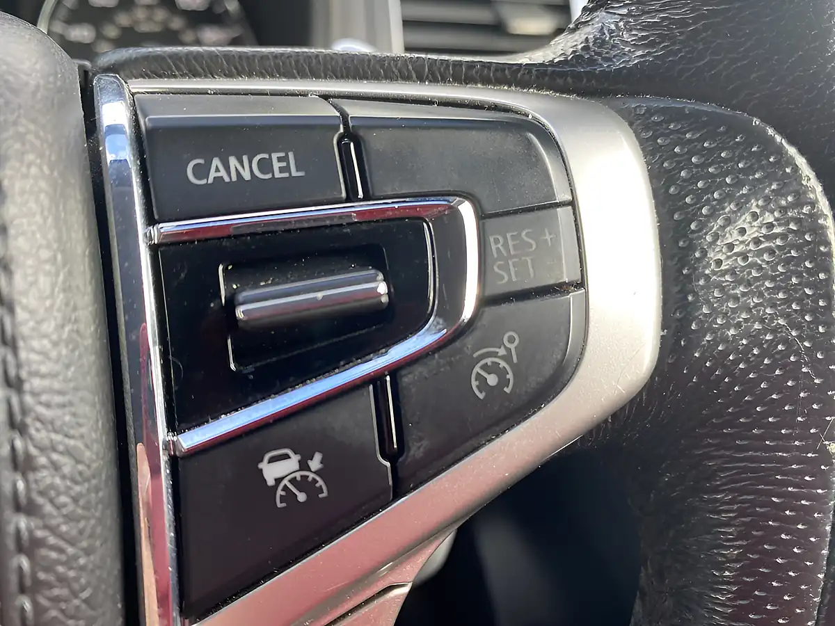 Used 2021 Mitsubishi Shogun Sport Commercial Black - Interior and Exterior details 18