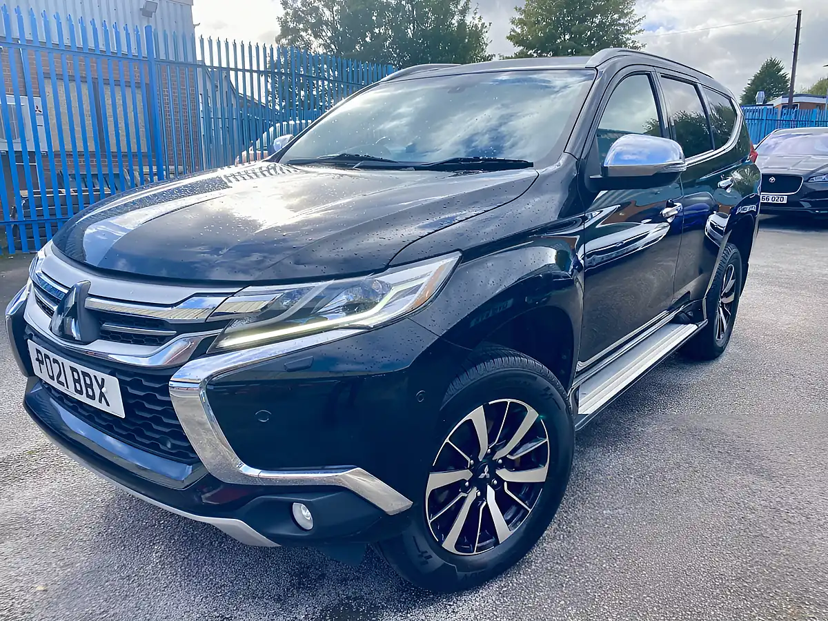 Used 2021 Mitsubishi Shogun Sport Commercial Black - Interior and Exterior details 6