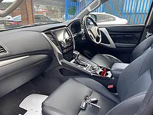 Used 2021 Mitsubishi Shogun Sport Commercial Black - Interior and Exterior details 8