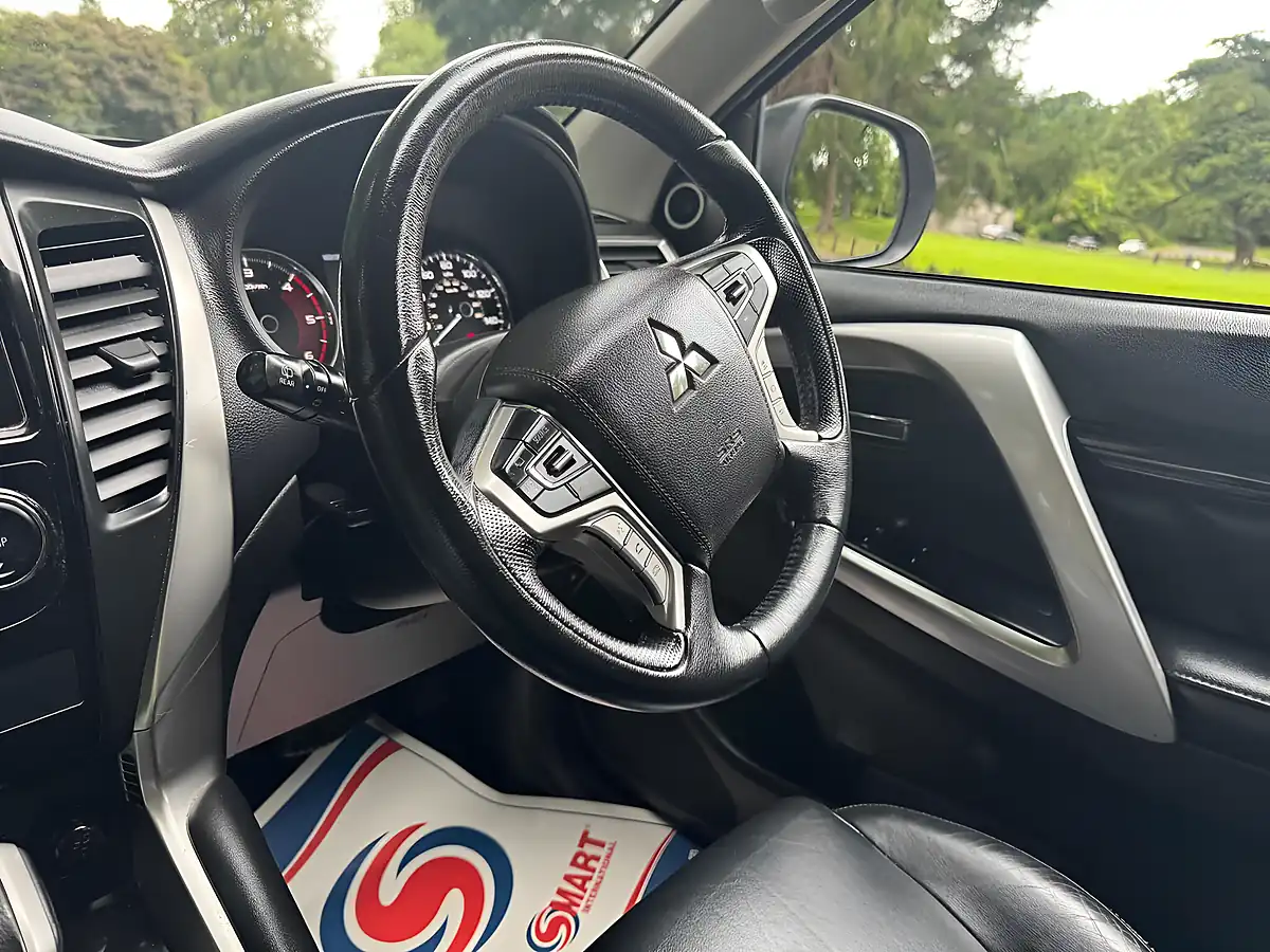 Used 2021 Mitsubishi Shogun Sport Silver - Interior and Exterior details 17