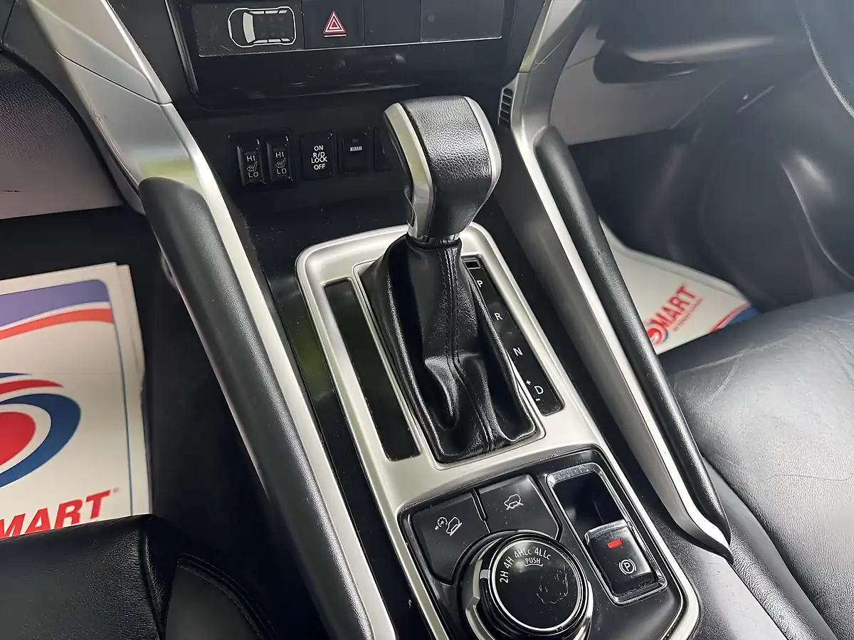 Used 2021 Mitsubishi Shogun Sport Silver - Interior and Exterior details 19