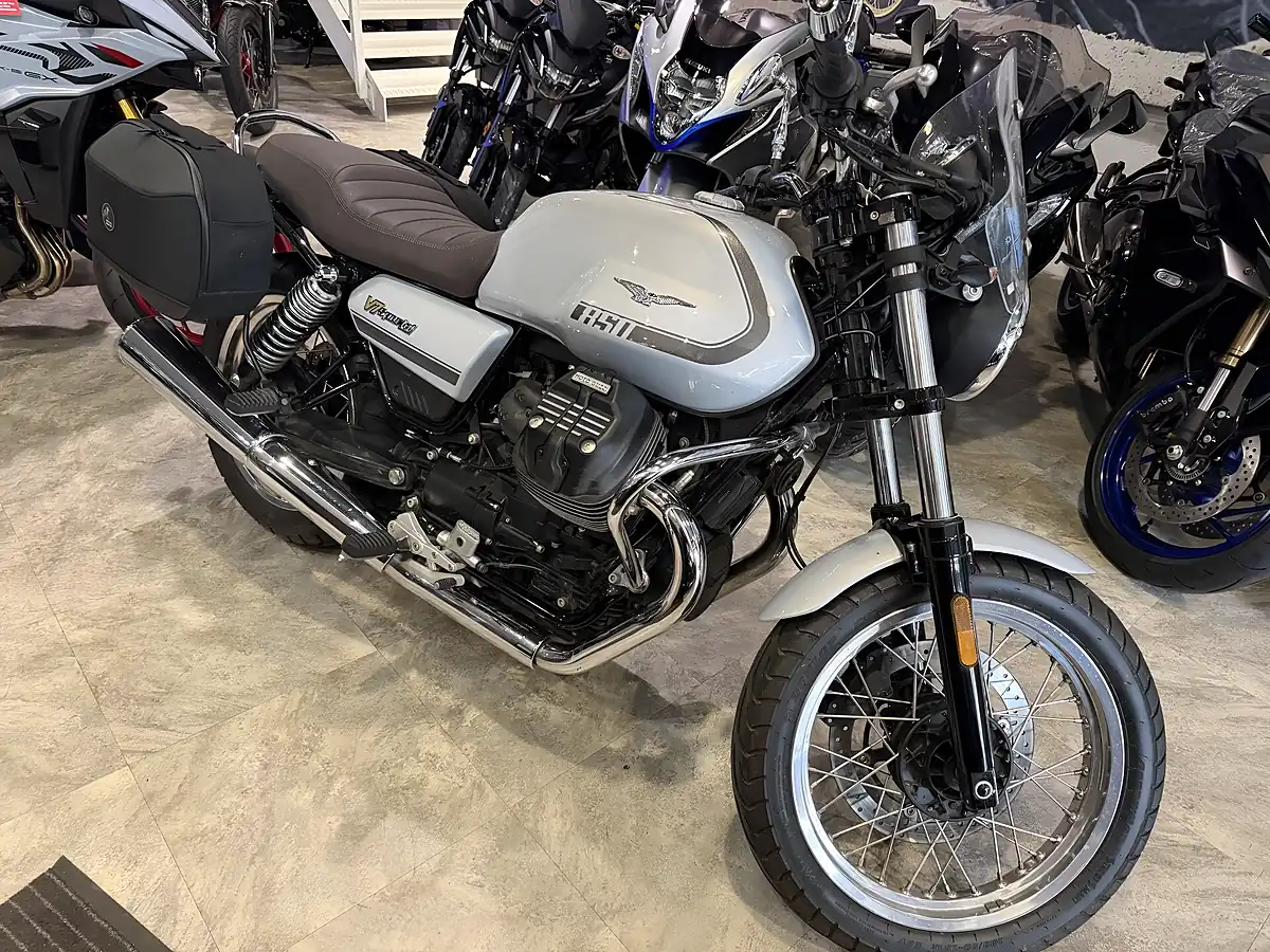 Used 2021 Moto Guzzi V7 853 Special Grey - Front View