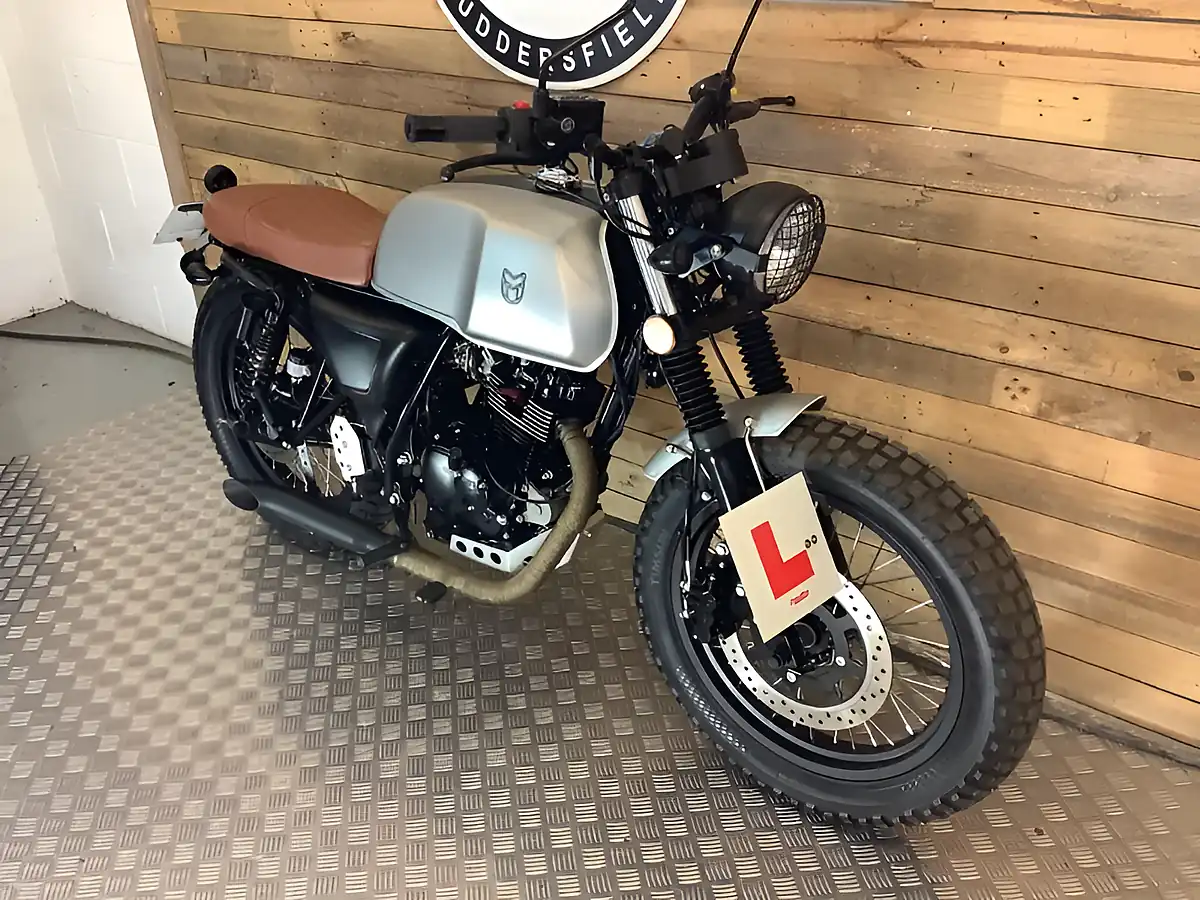 Used 2021 Mutt Akita O-Ring Silver - Interior and Exterior details 5