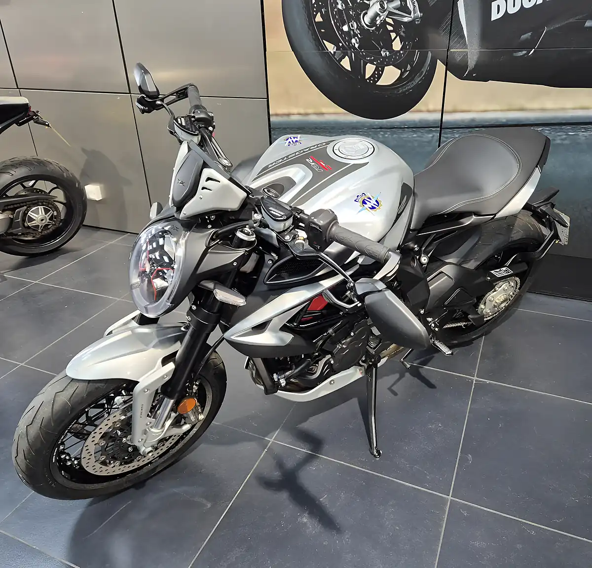 Used 2021 Mv Agusta Dragster 800RR Scs Metallic Silver - Interior and Exterior details 2