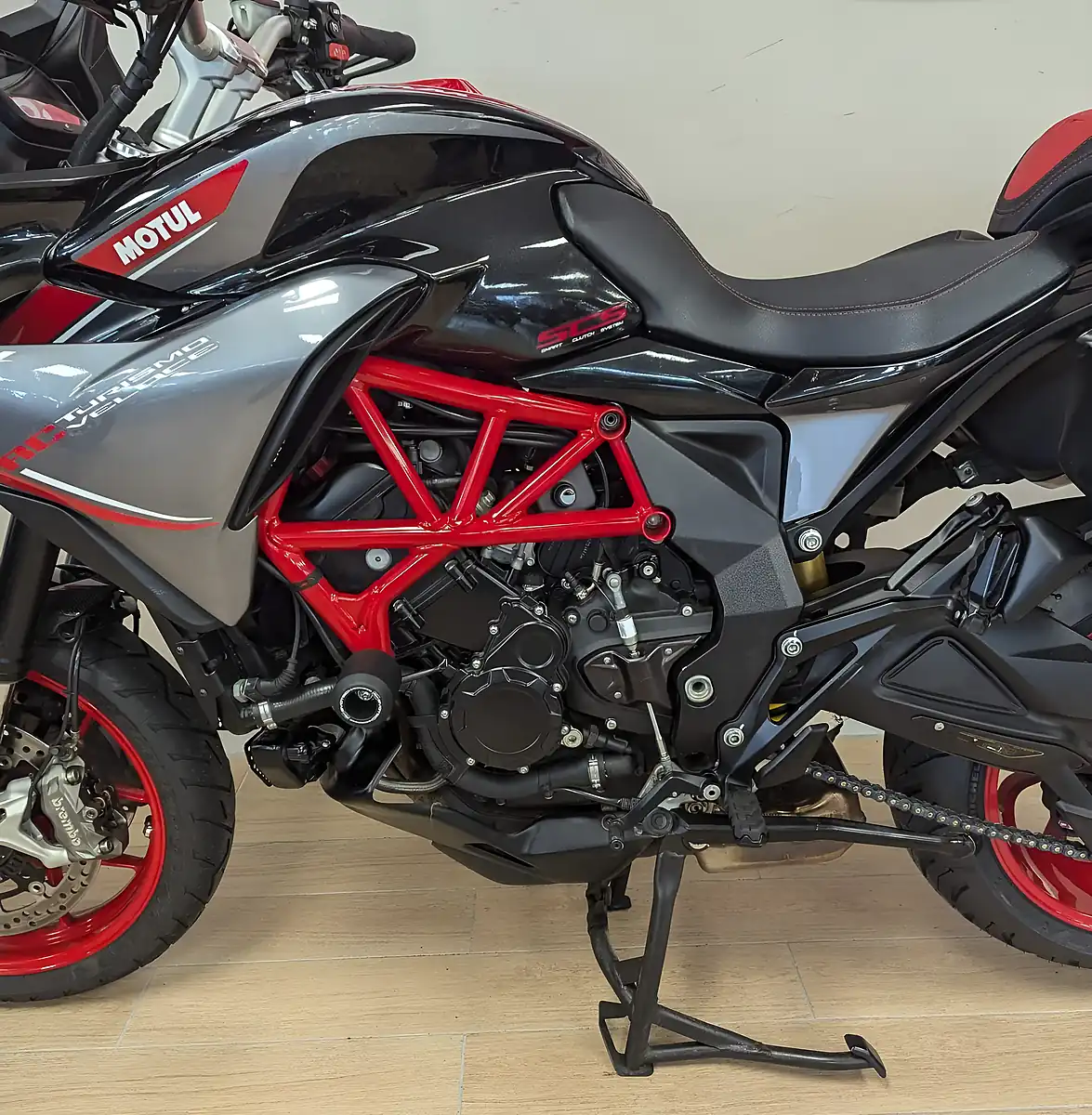 Used 2021 Mv Agusta Turismo Veloce 800 Veloce Rc Scs Red - Interior and Exterior details 11